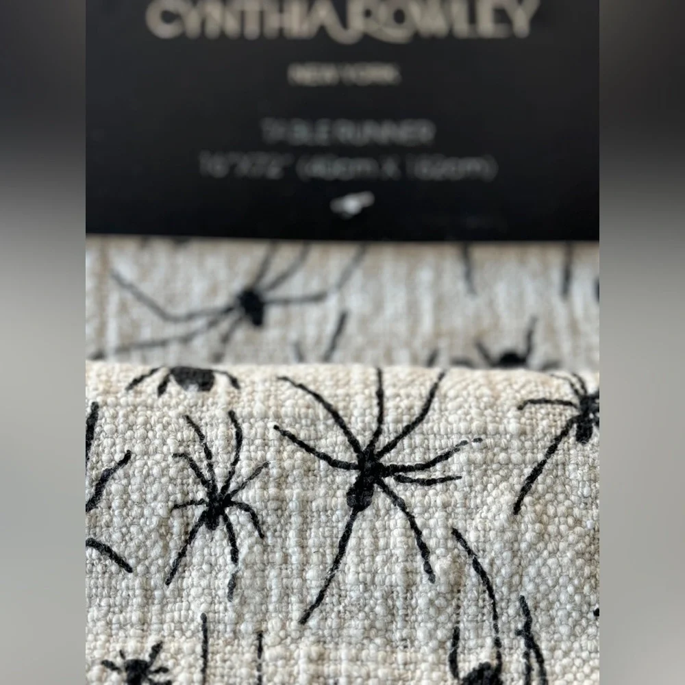 Spiders 🕷️ Table Runner - Picture 3 of 13